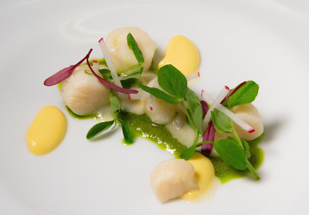 ForTheLoveOfFlorida_SDFWC_BayScallops โ WDWINFO.COM Celebrate 15 YEARS of the Swan & Dolphin Food and Wine Classic and SAVE! ForTheLoveOfFlorida_SDFWC_BayScallops