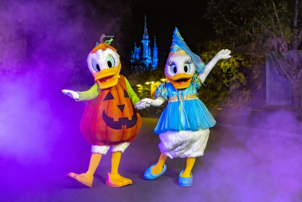Halloween-Characters-WDW-12-1536x1025 ā WDWINFO.COM Where to Meet Halloween Characters at Walt Disney World Halloween-Characters-WDW-12-1536x1025
