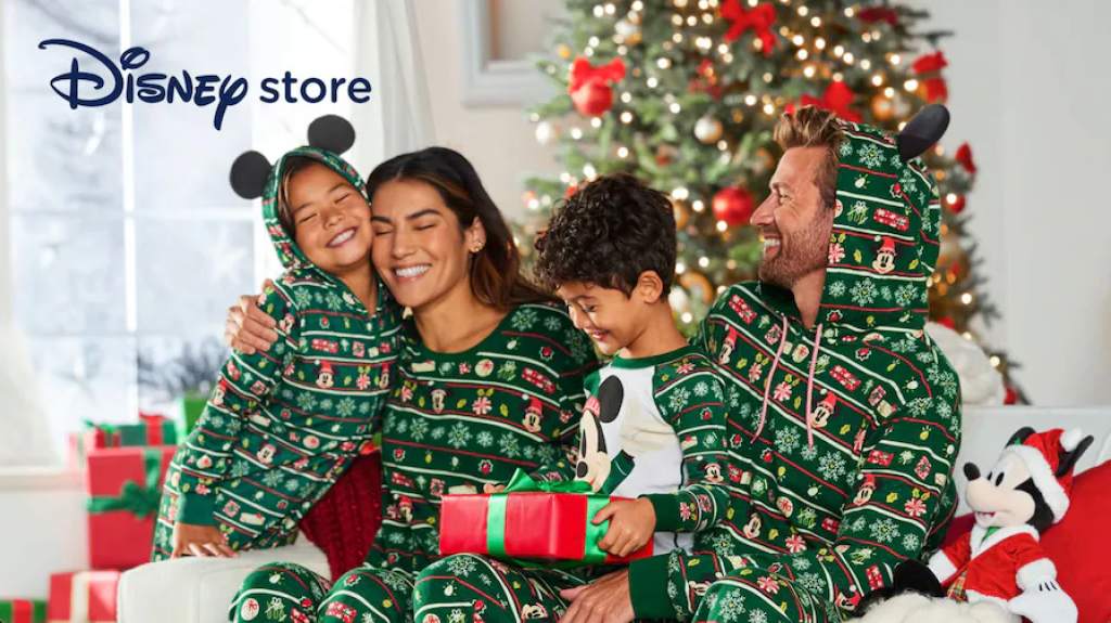 DisneyStore.com Offering Passholder Discount for Early Holiday Shopping! Disney Store Christmas Holiday shopping