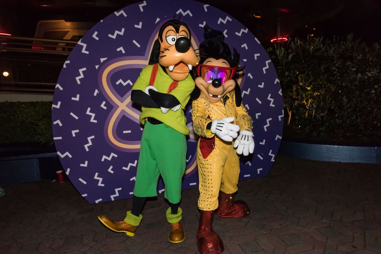 DPI_0669-Max-and-Goofy-3x2 Large ā WDWINFO.COM One Date Left For Disneyland After Dark: 90s Nites! DPI_0669-Max-and-Goofy-3x2 Large
