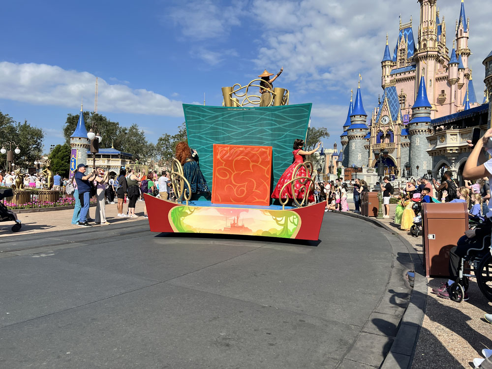 IMG_1317 – WDWINFO.COM Don’t Miss the Disney Adventure Friends Cavalcade in Magic Kingdom IMG_1317