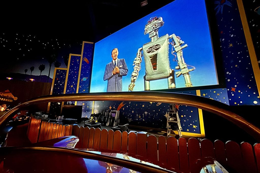 sci-fi-dine-in-interior-dhs-02 – WDWINFO.COM 5 Hidden Gems at Disney’s Hollywood Studios sci-fi-dine-in-interior-dhs-02