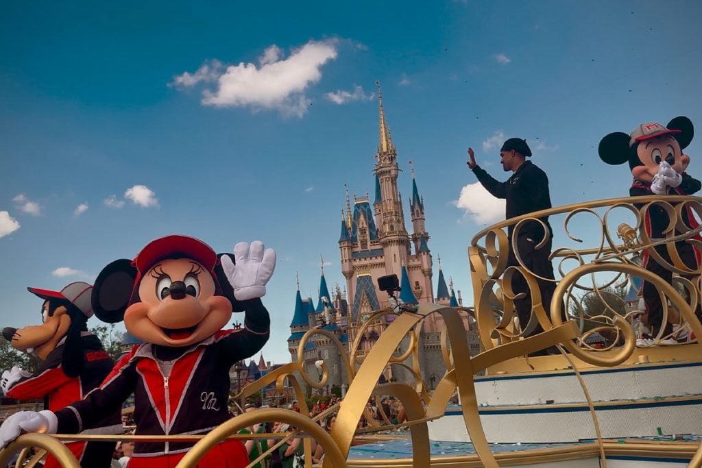 Super Bowl LIX MVP Parade at Disney’s Magic Kingdom super-bowl-mvp-parade-jalen-hurts-mk-characters