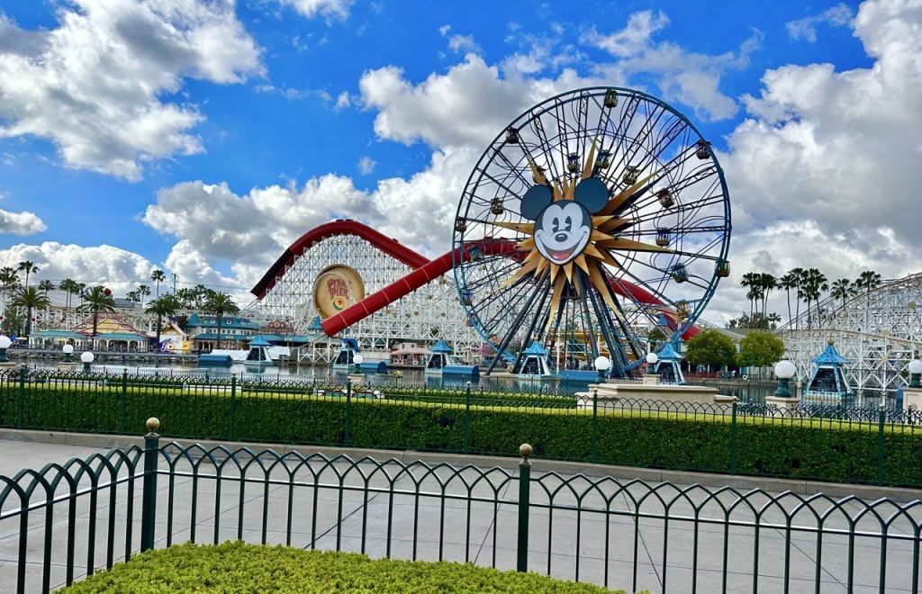 Will I Fit? Ultimate Plus-Size Guide to California Adventure 2024 - Zoe - DCA Mickey Wheel Large