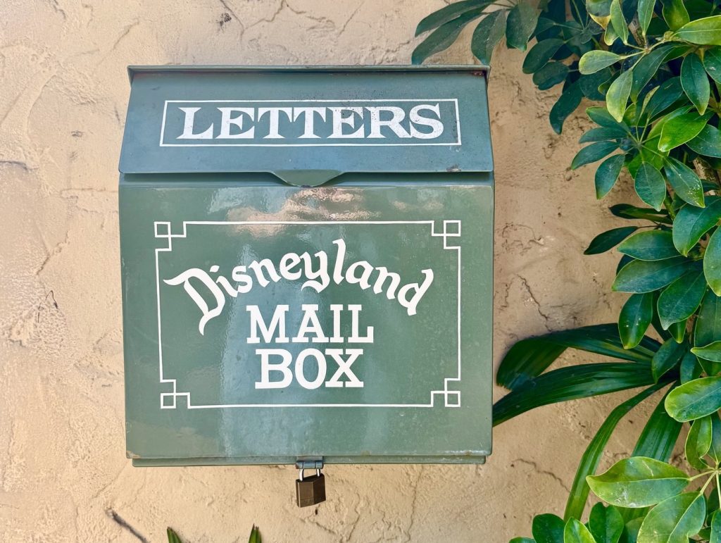 Did You Know You Can Send Mail from Disneyland? disneyland mailboxes_chloe 2