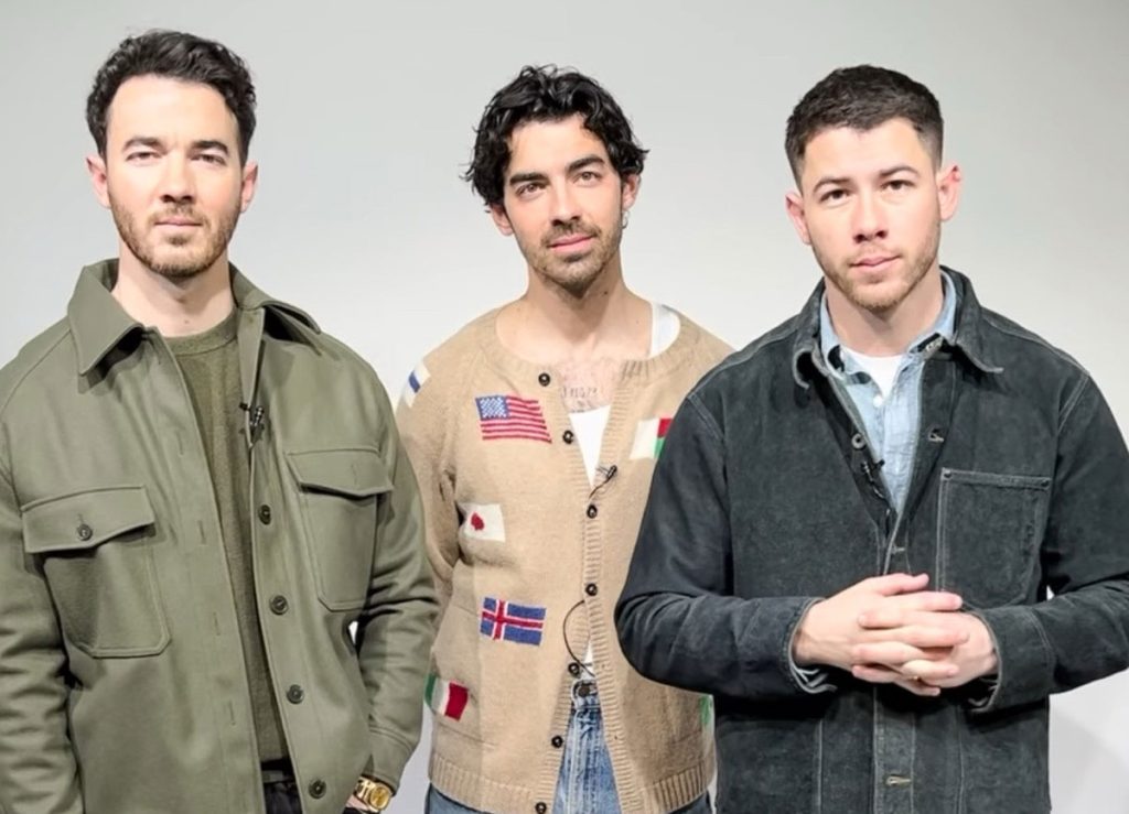 Jonas Bros. to Sing Disneyland’s 70th Song ‘Celebrate Happy’ jonas-brothers-celebrate-happy-shot