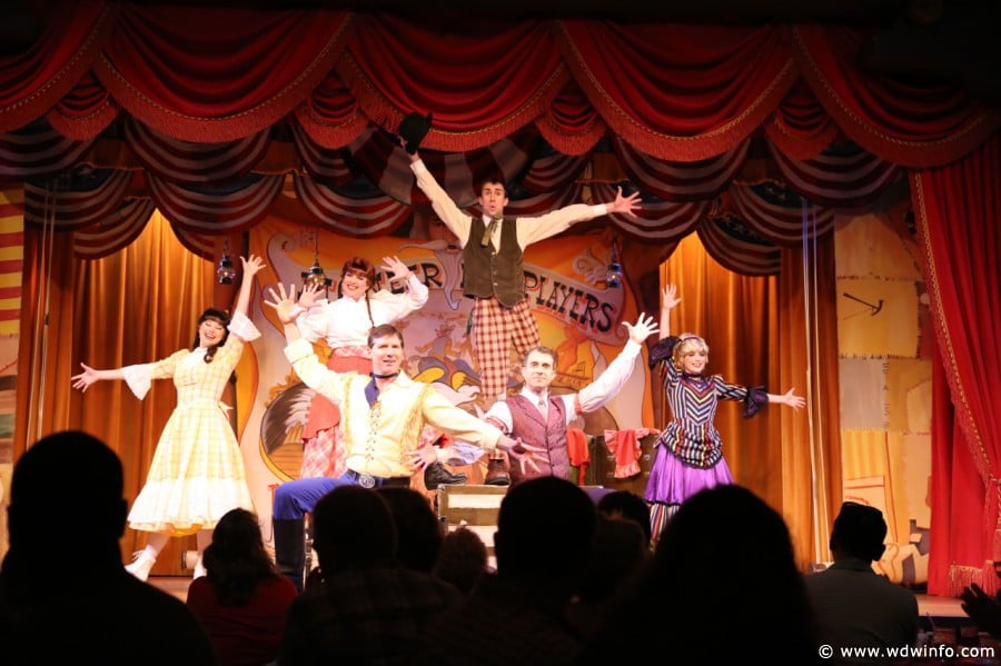 Why I Hate Camping But Love Fort Wilderness Campground at Disney World Hoop-Dee-Doo-Musical-Revue-006