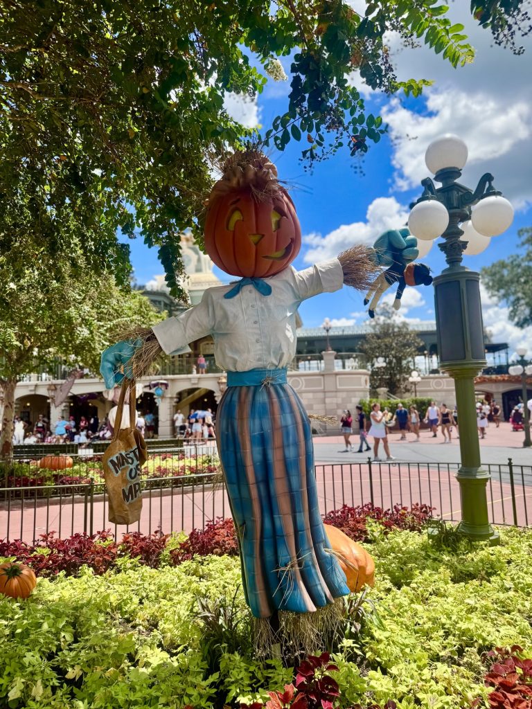 2025 magic kingdom halloween decorations pumpkin 19 – WDWINFO.COM Halloween Decor Has Arrived at Disney’s Magic Kingdom! 2025 magic kingdom halloween decorations pumpkin 19