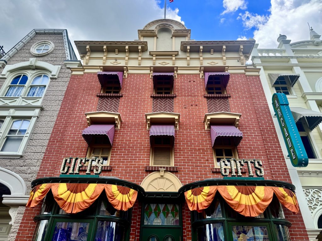 2025 magic kingdom halloween decorations pumpkin 25 – WDWINFO.COM Halloween Decor Has Arrived at Disney’s Magic Kingdom! 2025 magic kingdom halloween decorations pumpkin 25