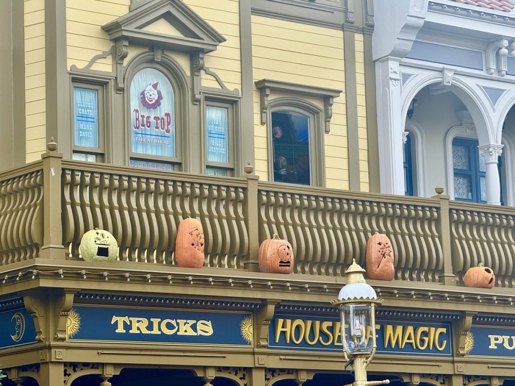 2025 magic kingdom halloween decorations pumpkin 33 – WDWINFO.COM Halloween Decor Has Arrived at Disney’s Magic Kingdom! 2025 magic kingdom halloween decorations pumpkin 33
