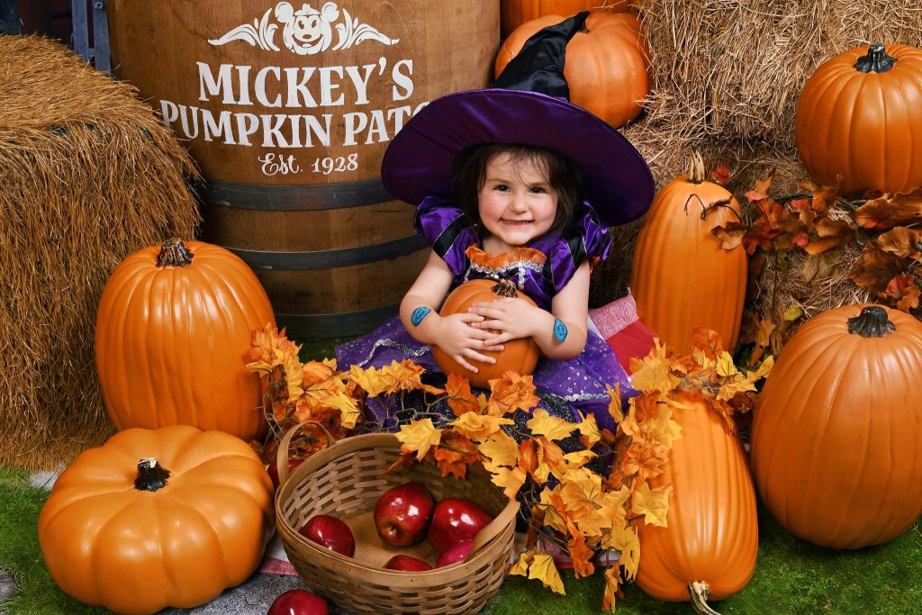 Capture Your Disney Memories with NEW Fall Studio Backdrops Fall Disney photo pass studio Disney Springs Header