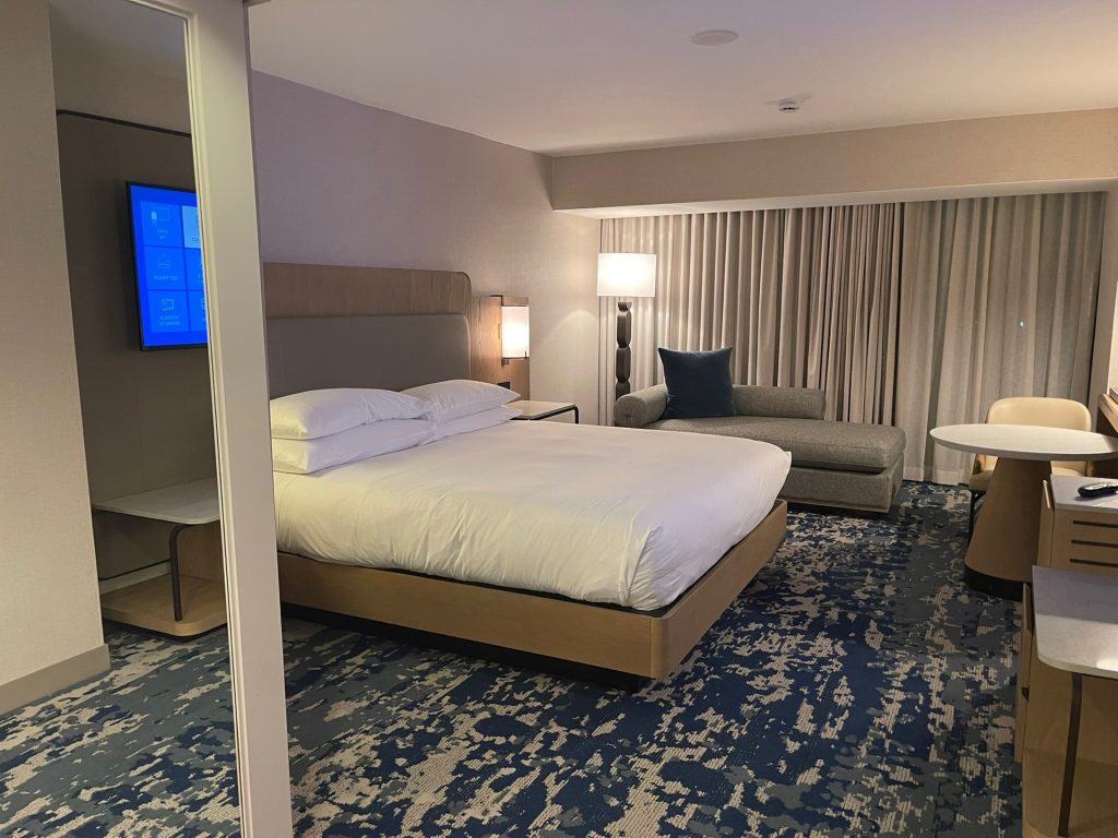 Hilton-Anaheim-Disneyland-31 – WDWINFO.COM Discover the Hilton Anaheim: The Disneyland Area’s Largest Hotel Hilton-Anaheim-Disneyland-31