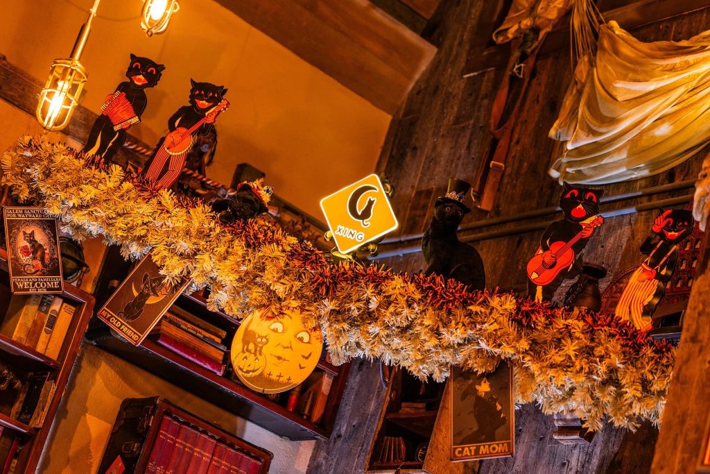 jock Lindsey's halloween bar 2025 – WDWINFO.COM First Look Inside Jock Lindsey’s HALLOWEEN Bar in Disney Springs! jock Lindsey's halloween bar 2025