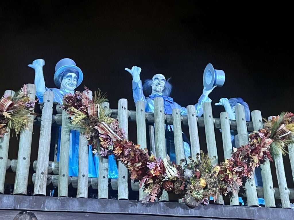 MNSSHP Hitchhiking Ghosts – WDWINFO.COM Is Magic Kingdom’s Halloween Party Due For a Refresh? MNSSHP Hitchhiking Ghosts