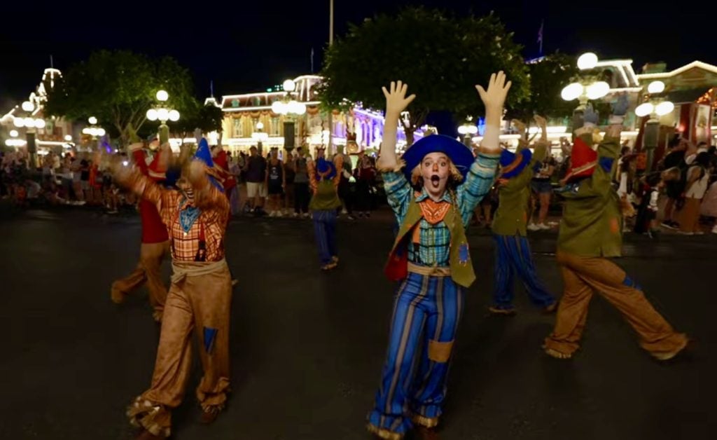 boo to you parade MNSSHP 2025 16 – WDWINFO.COM Disney’s Boo-To-You Halloween Parade: 2025 Opening Night & Tips boo to you parade MNSSHP 2025 16