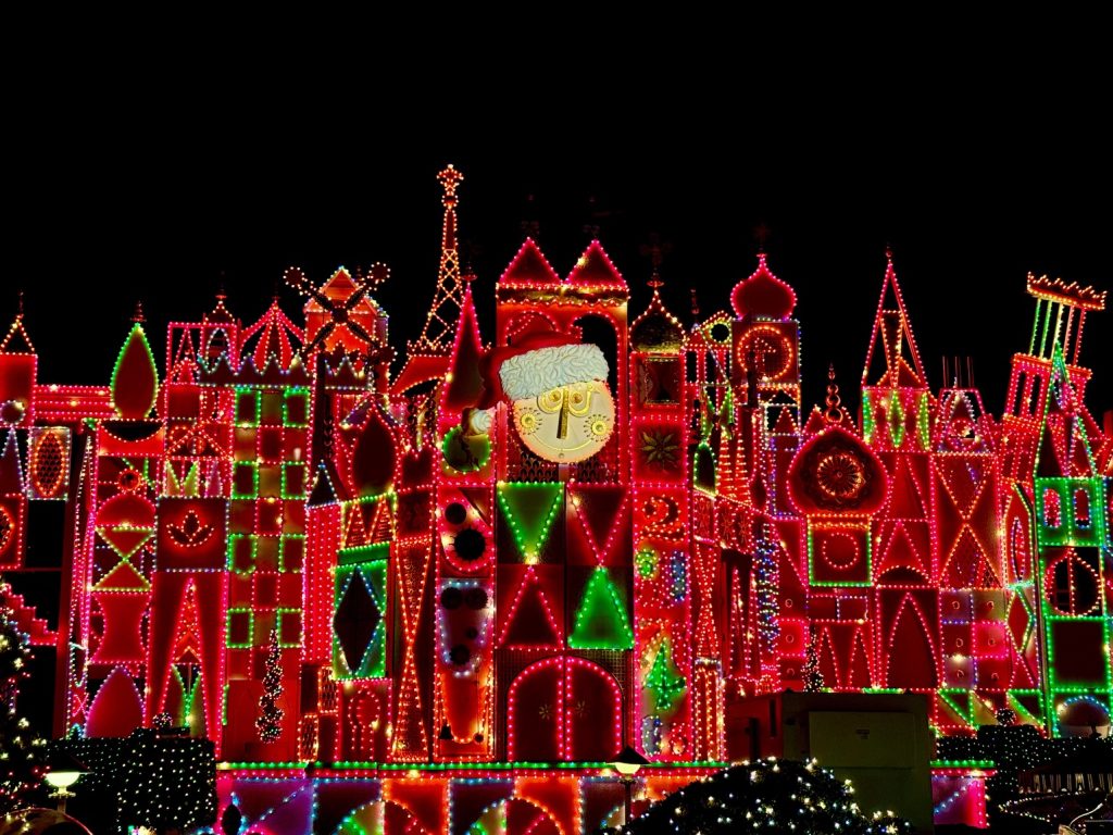 10 Reasons to Visit Disneyland for the Holiday Season