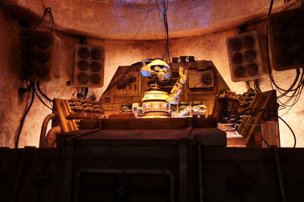 dj-r3x-ogas-cantina-swge – WDWINFO.COM Could the Early Success of Beak and Barrel Inspire Disney to Create a Villains Land Bar? dj-r3x-ogas-cantina-swge