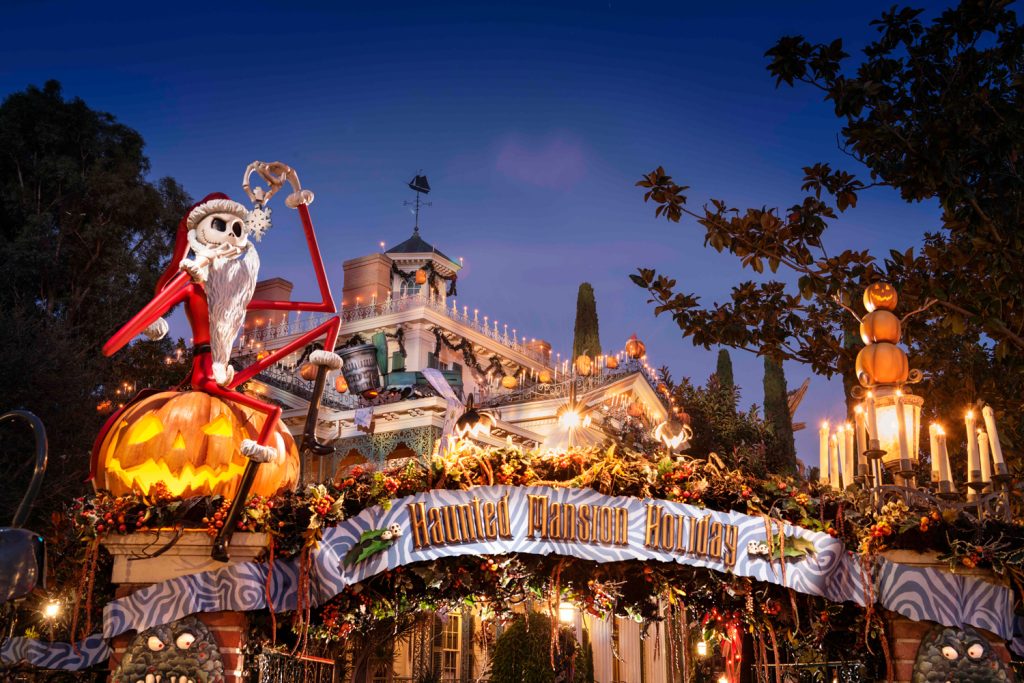 Disneyland to Reopen Sales of Select Magic Key Passes Aug. 26 dlr-haunted-mansion-holiday-exterior