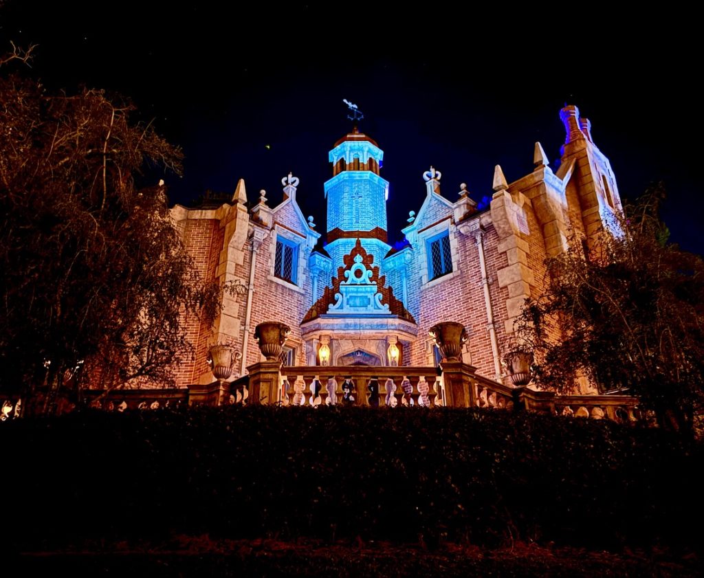 Vintage Disney Shopping: Chloé’s Treasure Thursday magic kingdom nighttime_chloe 3