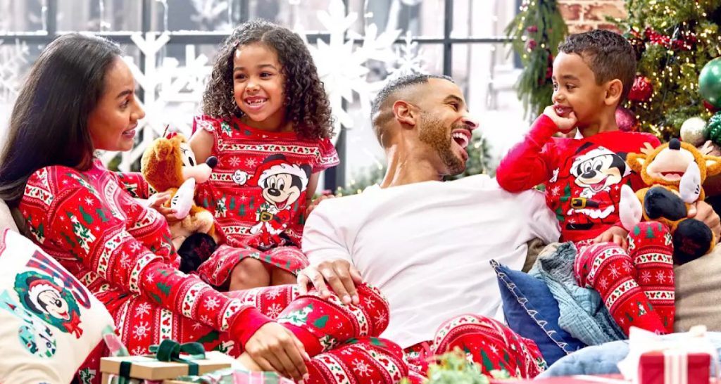 The Holiday Shop Is NOW Available at The Disney Store
