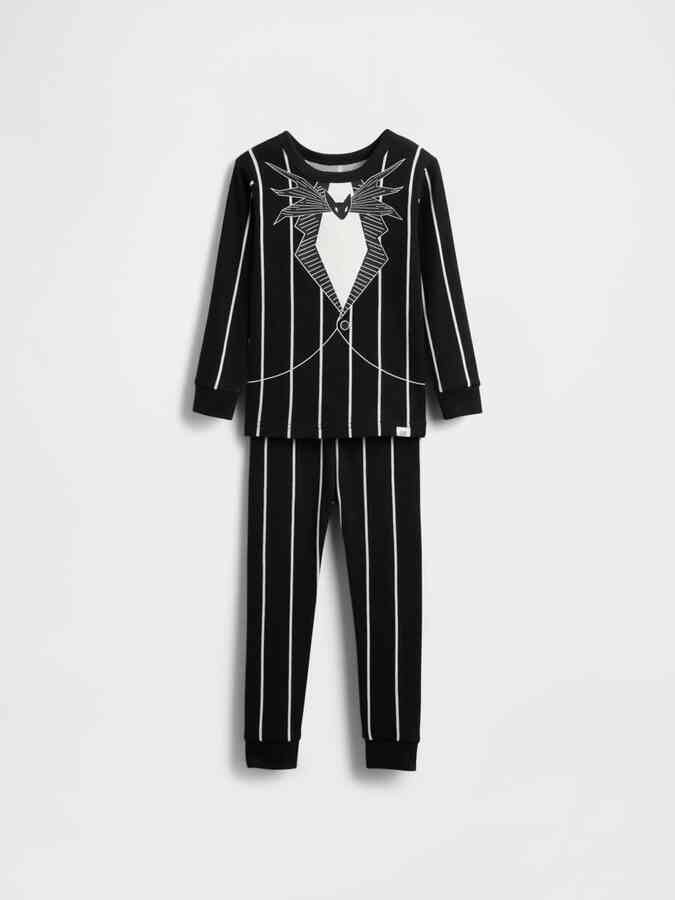 LAYDOWN โ WDWINFO.COM Check Out the NEW Gap x Disney Nightmare Before Christmas Merch Collection LAYDOWN