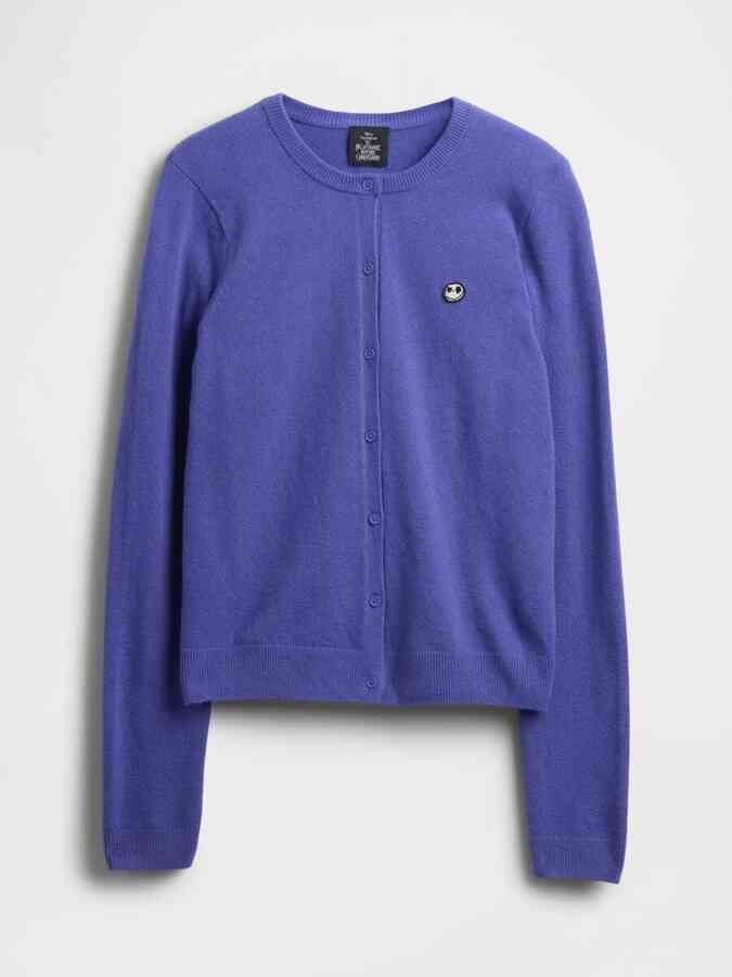LAYDOWN โ WDWINFO.COM Check Out the NEW Gap x Disney Nightmare Before Christmas Merch Collection LAYDOWN