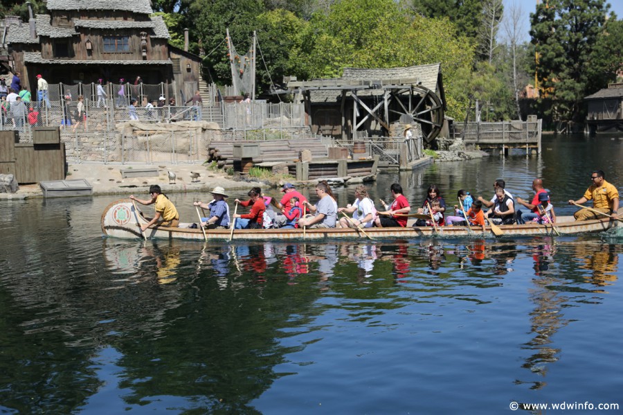 Frontierland-015 – WDWINFO.COM Top Six Wastes of Time at Disneyland Resort Frontierland-015