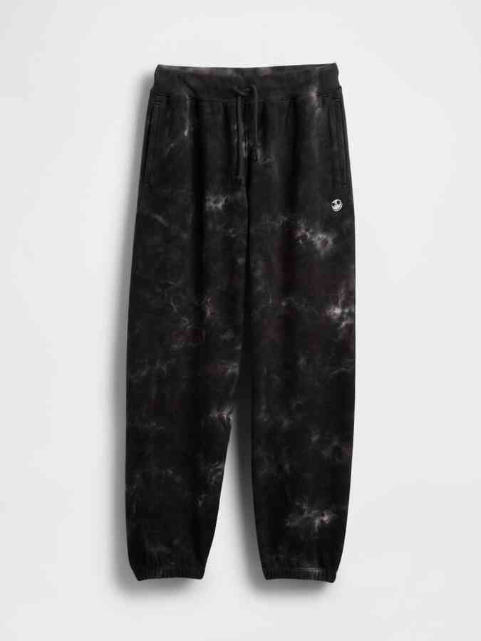 LAYDOWN โ WDWINFO.COM Check Out the NEW Gap x Disney Nightmare Before Christmas Merch Collection LAYDOWN