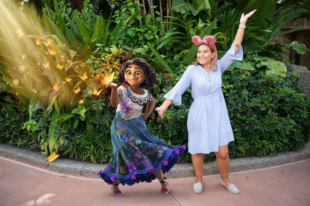 New Hispanic & Latin American Heritage Disney Photo Ops Hispanic Latin Amrican Heritage Month Mirabel