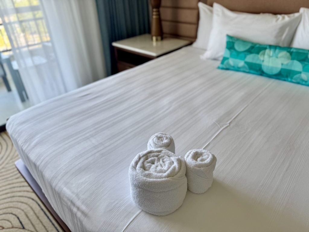 bay lake tower 2-bedroom villa contemporary 25 – WDWINFO.COM Best Sleep Tips to Shut Down After a Long Disney Day bay lake tower 2-bedroom villa contemporary 25