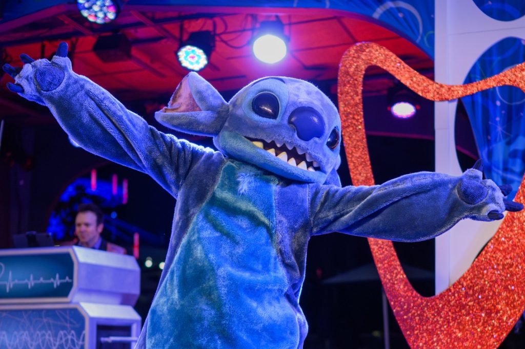 Stitch_DLR_disney character photos 3 – WDWINFO.COM The Best Disney Characters for Stand-Out Interaction Stitch_DLR_disney character photos 3