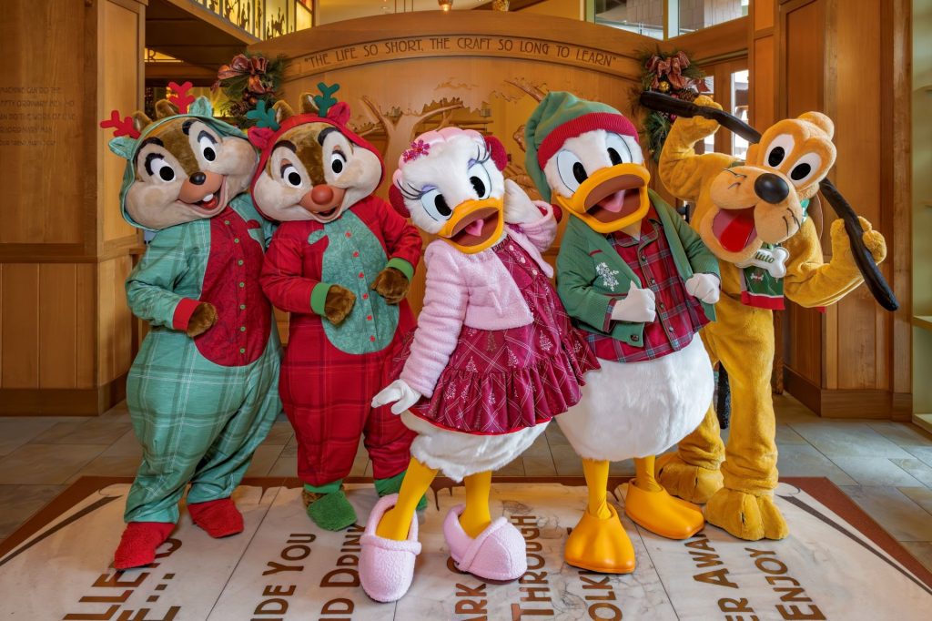Disney Holiday Magic Comes to the Table at Disneyland Resort Hotels Characters-at-Storytellers-Cafe