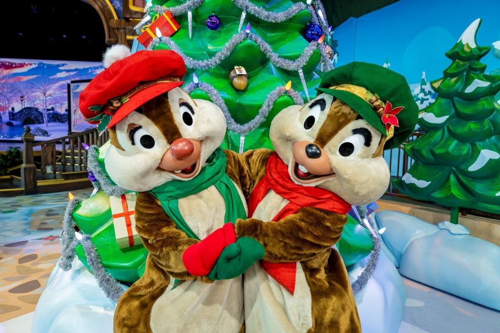 Chip-N-Dale-at-Holiday-Fun-with – WDWINFO.COM Story Time With Deadpool & More Character Fun Returns to Disneyland for the Holidays Chip-N-Dale-at-Holiday-Fun-with