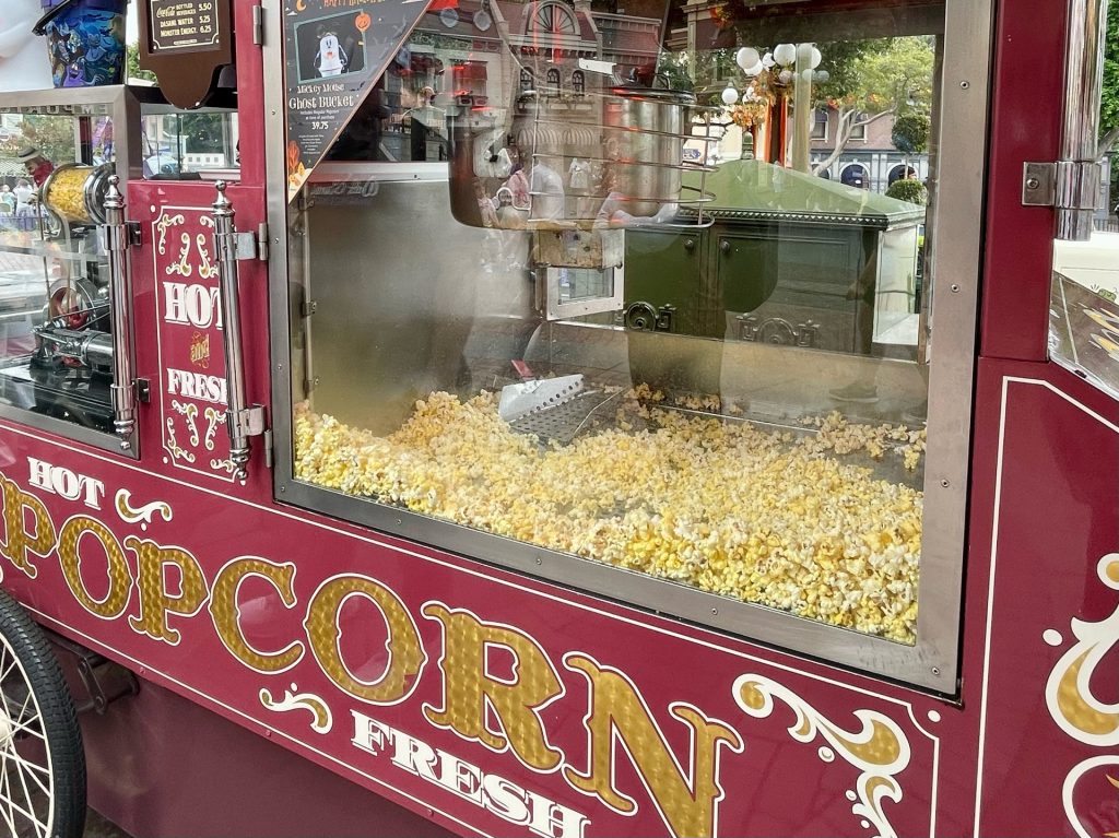 Disneyland-Food-Popcorn-01 – WDWINFO.COM Why Does Food Taste Better at Disneyland? Disneyland-Food-Popcorn-01
