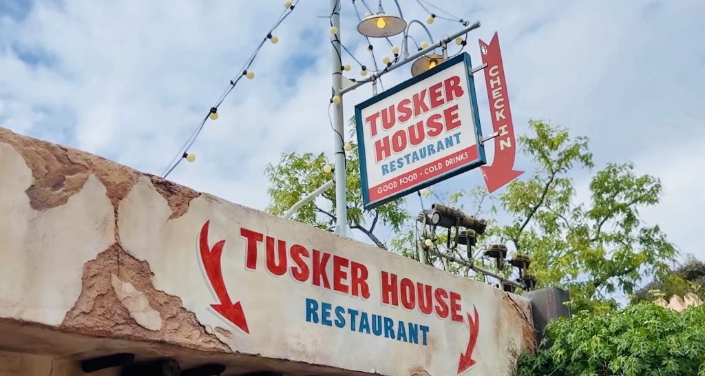 Is Tusker House the BEST Character Restaurant at Disney World?