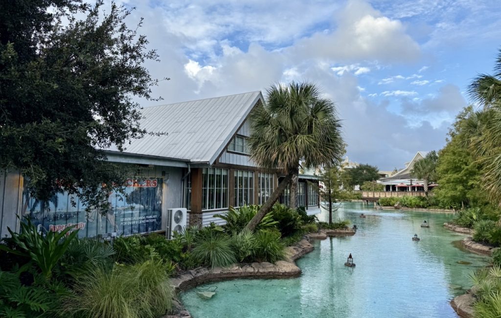 WDW Zoe Wood 2025 Disney Springs Chef Art Smiths Homecomin Large – WDWINFO.COM Race Weekend Discount + New Menu Items in Disney Springs WDW Zoe Wood 2025 Disney Springs Chef Art Smiths Homecomin Large