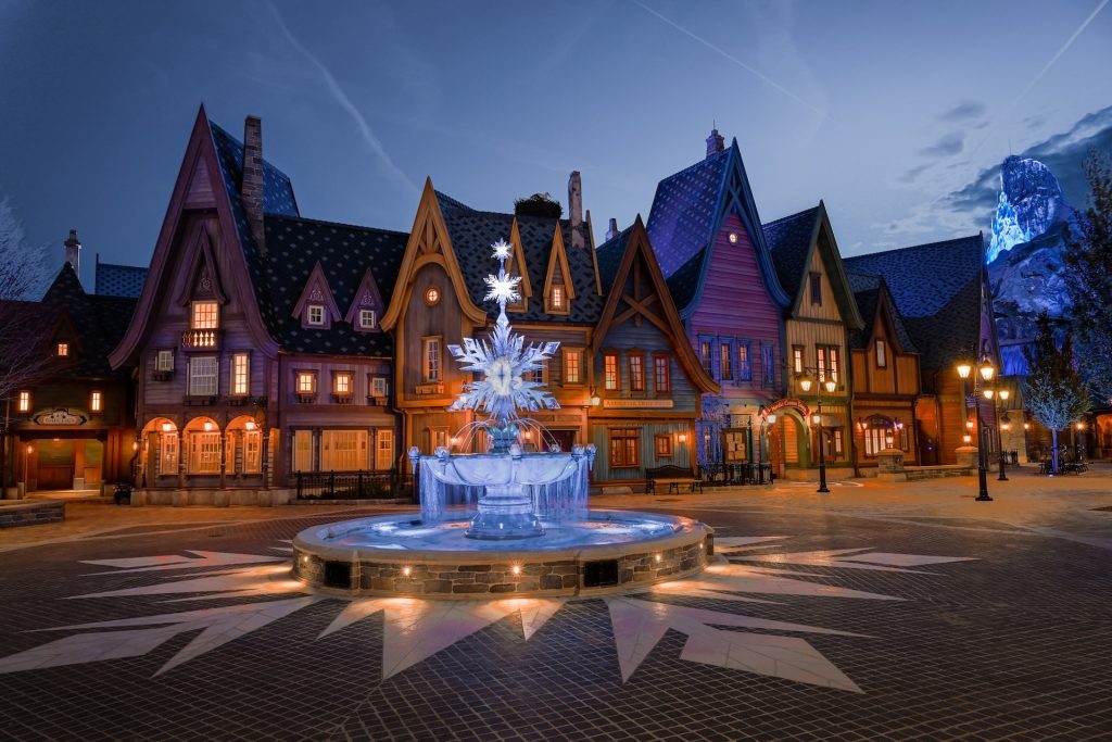 Disneyland Paris Sets March Opening for World of Frozen