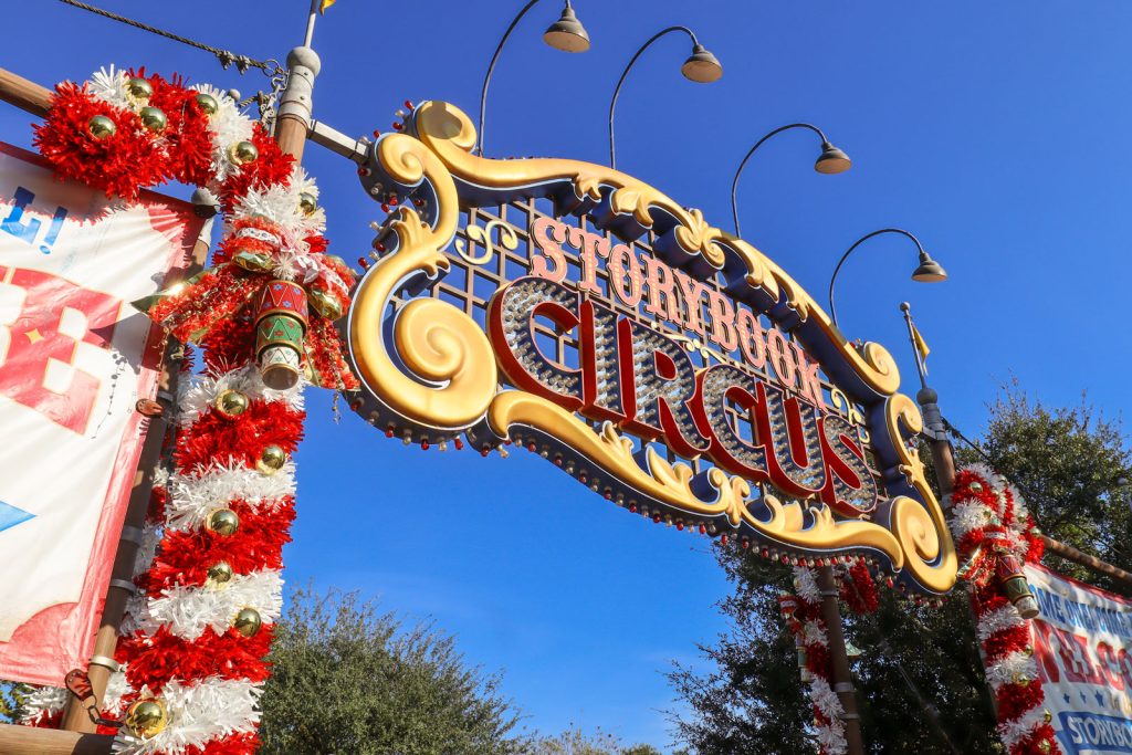 2025-santa-storybook-circus-christmas-02 – WDWINFO.COM Your 2025 Guide to Meeting Santa at Walt Disney World 2025-santa-storybook-circus-christmas-02
