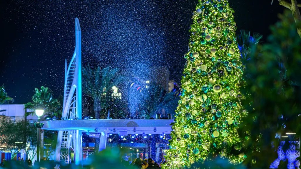 5 Ways To FEEL the Holiday Spirit in Downtown Disney at Disneyland