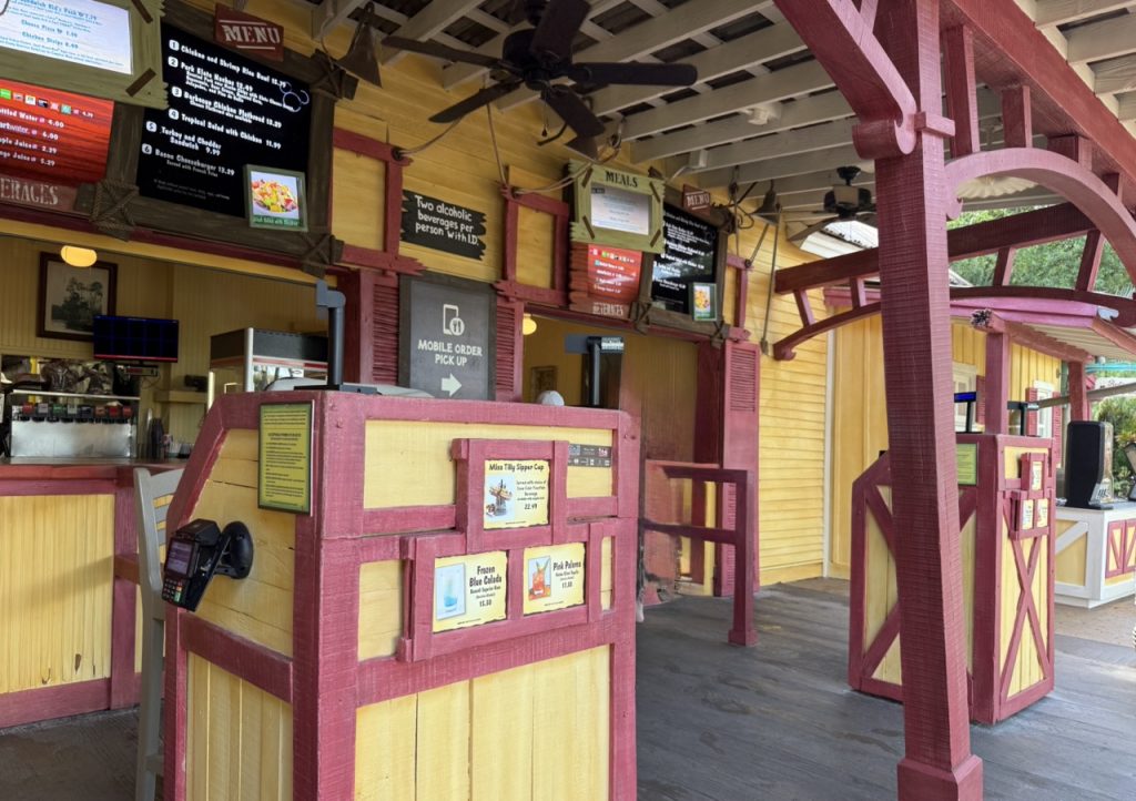 Disney Parks Mobile Ordering: Is It Really Convenient? WDW BLAIR WHITMAN 2025 Typhoon Lagoon Mobile Ordering Quick Service Large