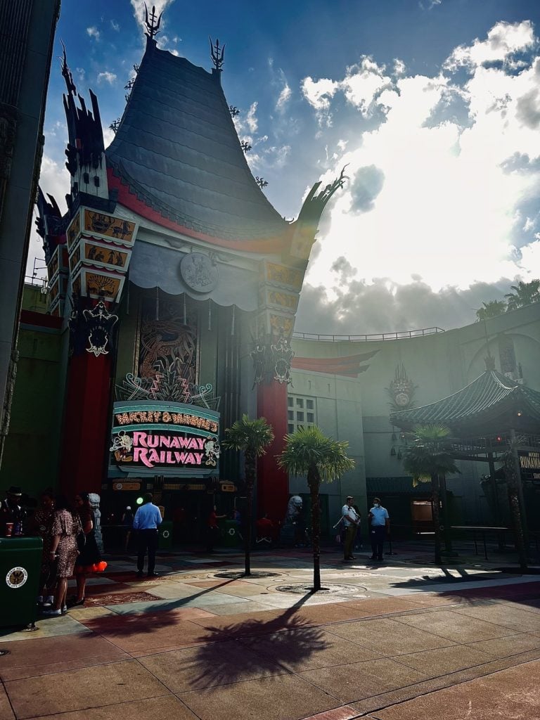 dhs chinese theater – WDWINFO.COM A Time Capsule in the Concrete: Hollywood Studios’ Celebrity Handprints dhs chinese theater