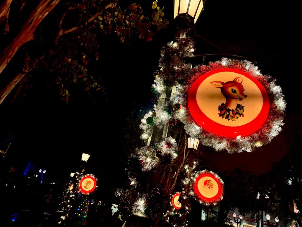 hollywood studios holiday decor_chloe – WDWINFO.COM Which Disney World Park Does Christmas Best in 2025? hollywood studios holiday decor_chloe