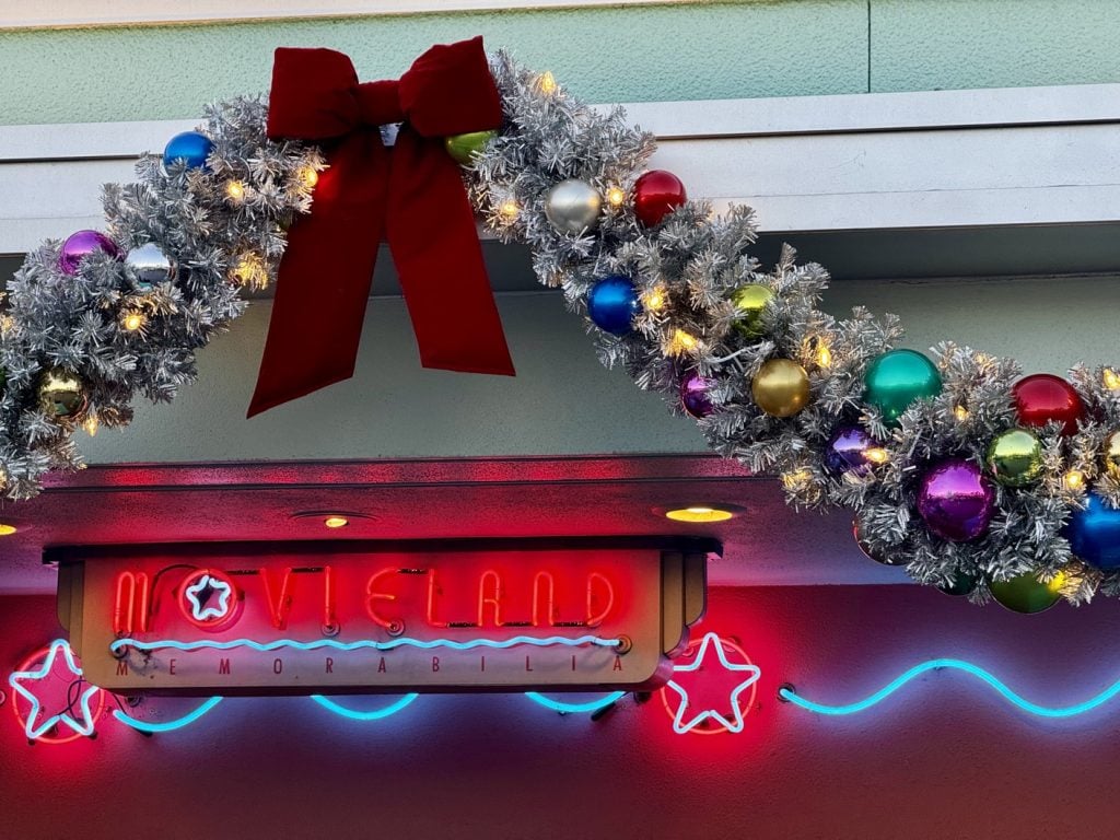 hollywood studios holiday decor_chloe 8 – WDWINFO.COM Which Disney World Park Does Christmas Best in 2025? hollywood studios holiday decor_chloe 8