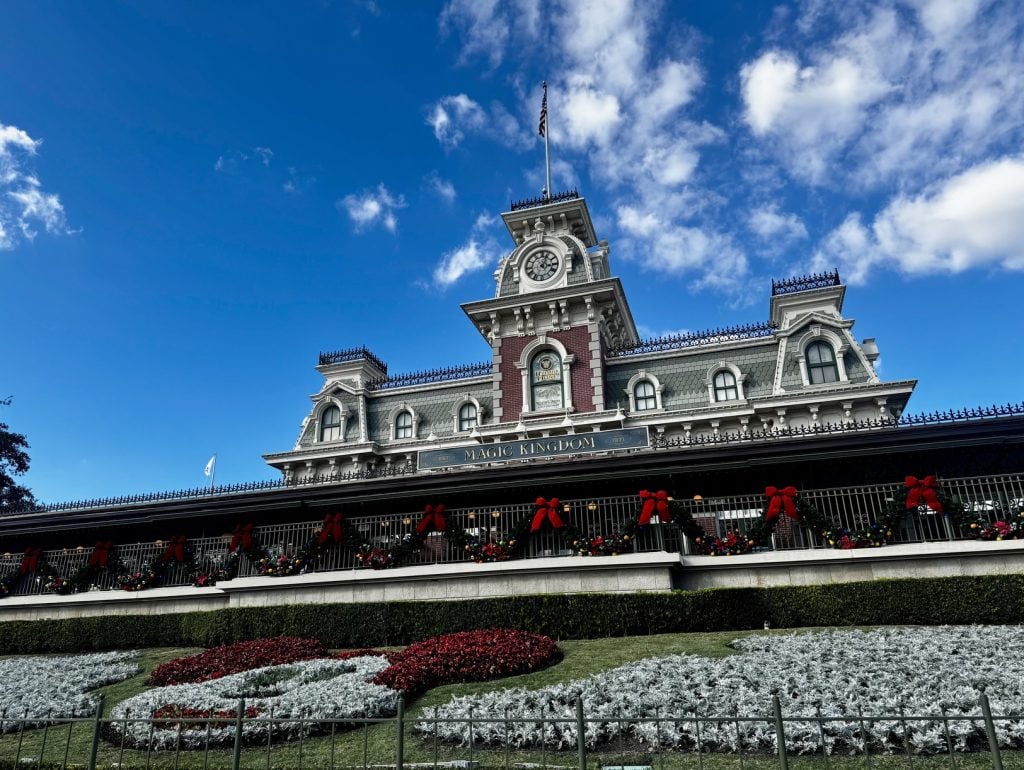 magic kingdom 2025 holiday decor_train station 3 – WDWINFO.COM Which Disney World Park Does Christmas Best in 2025? magic kingdom 2025 holiday decor_train station 3