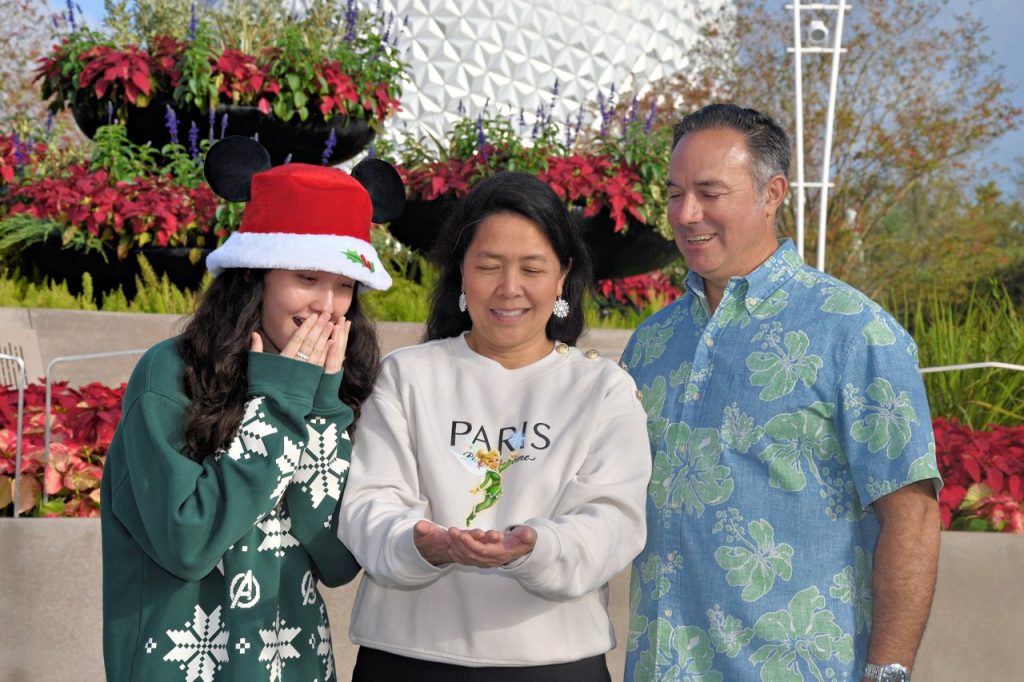 2025 EPCOT Holiday Photo Op 9 Large – WDWINFO.COM Snap These New Holiday Photo Moments at EPCOT 2025 EPCOT Holiday Photo Op 9 Large
