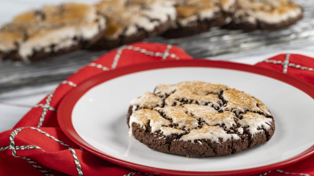 The Holiday Series: Disney’s Cinnamon Spiced Cookie Recipe 2025-Eats-CUTM-Crinkle-Cookie