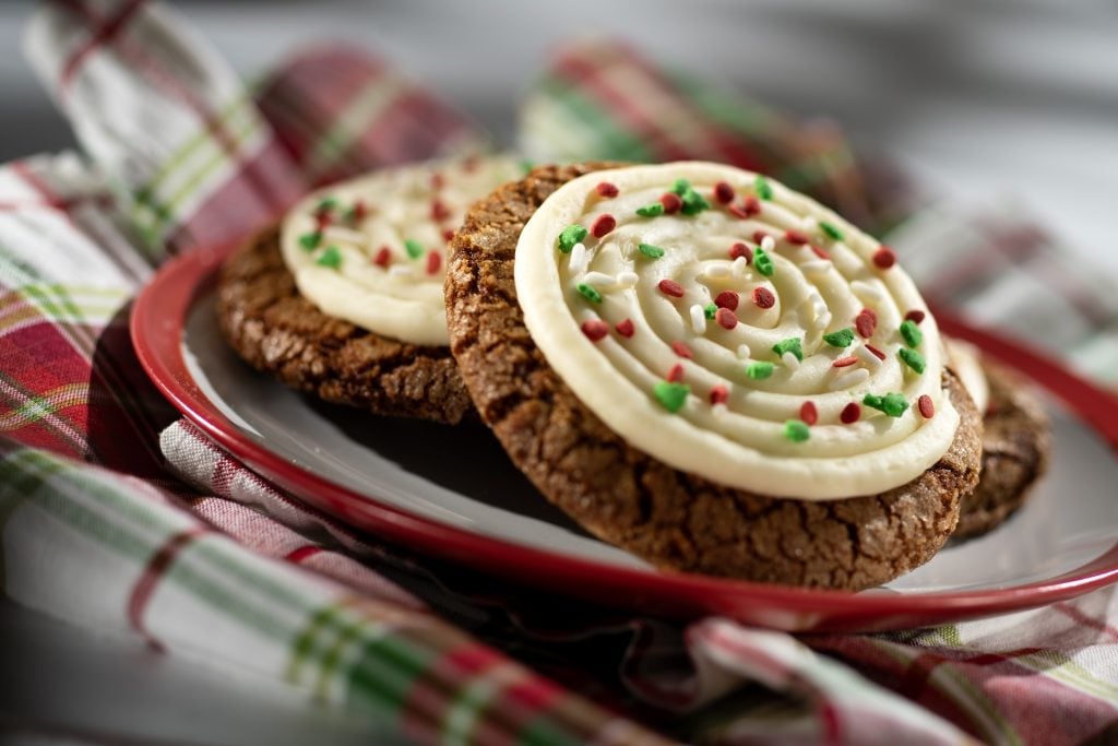 The Holiday Series: Baking the Magic of Disney 2025-Eats-CUTM-Ginger-Cookie