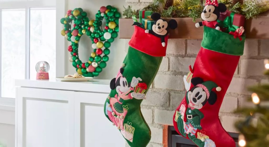 The Holiday Series: Creative & Easy Resort Room Decorations