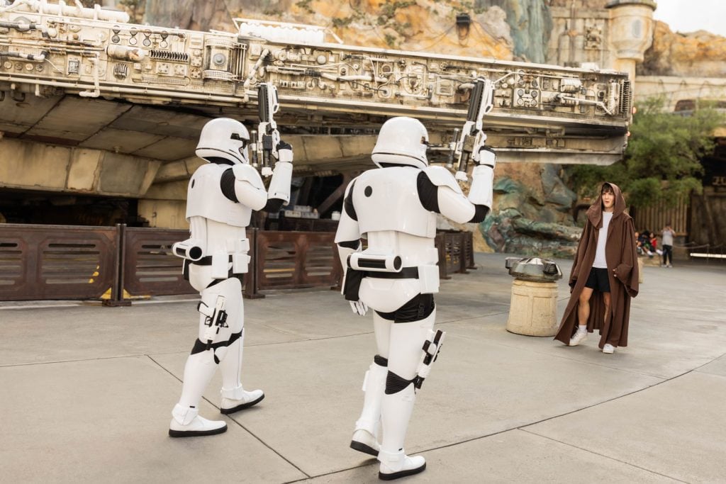 Clixmas-at-DHS-3 – WDWINFO.COM Clix Breaks New Ground With First-Ever Fortnite Livestream From Disney World Clixmas-at-DHS-3