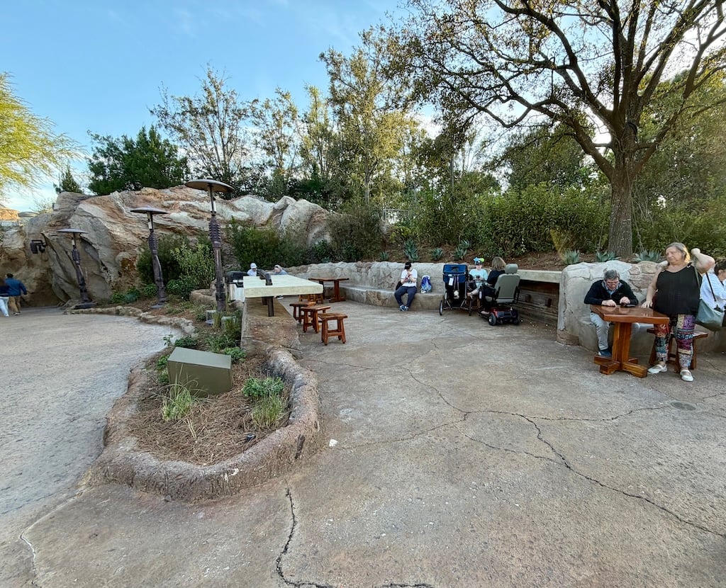Galaxys Edge Seating Area 2 – WDWINFO.COM New Seating Area Opens at Hollywood Studios Galaxys Edge Seating Area 2